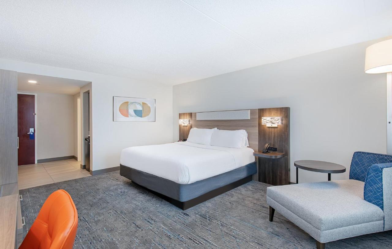 Holiday Inn Express & Suites Columbus At Northlake By Ihg Экстерьер фото