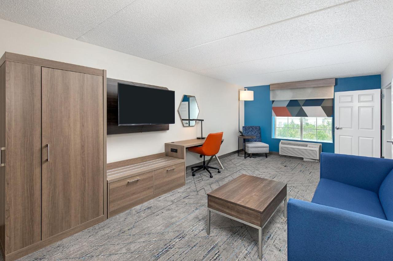 Holiday Inn Express & Suites Columbus At Northlake By Ihg Экстерьер фото