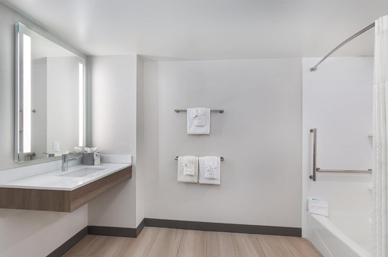 Holiday Inn Express & Suites Columbus At Northlake By Ihg Экстерьер фото