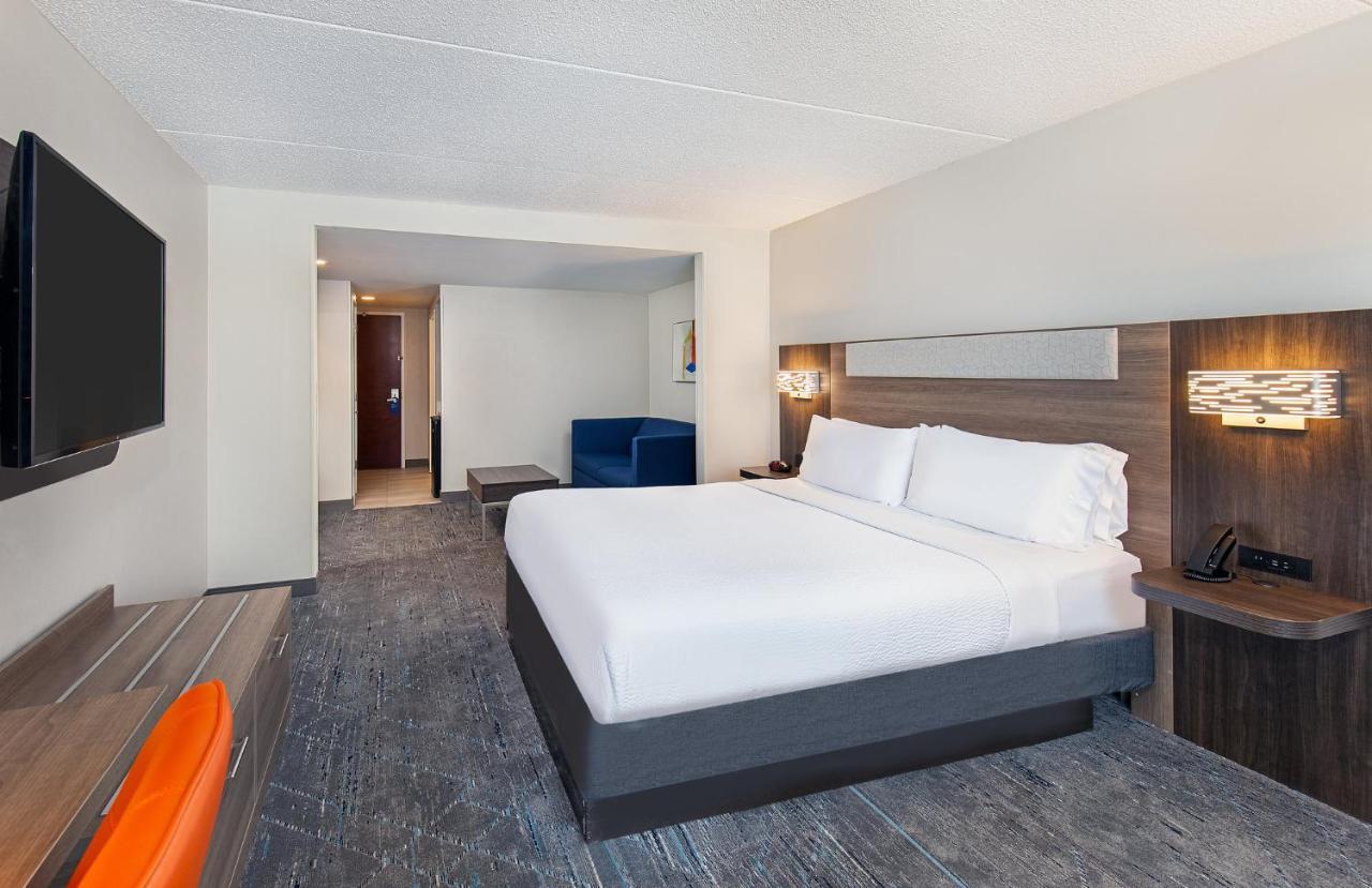 Holiday Inn Express & Suites Columbus At Northlake By Ihg Экстерьер фото