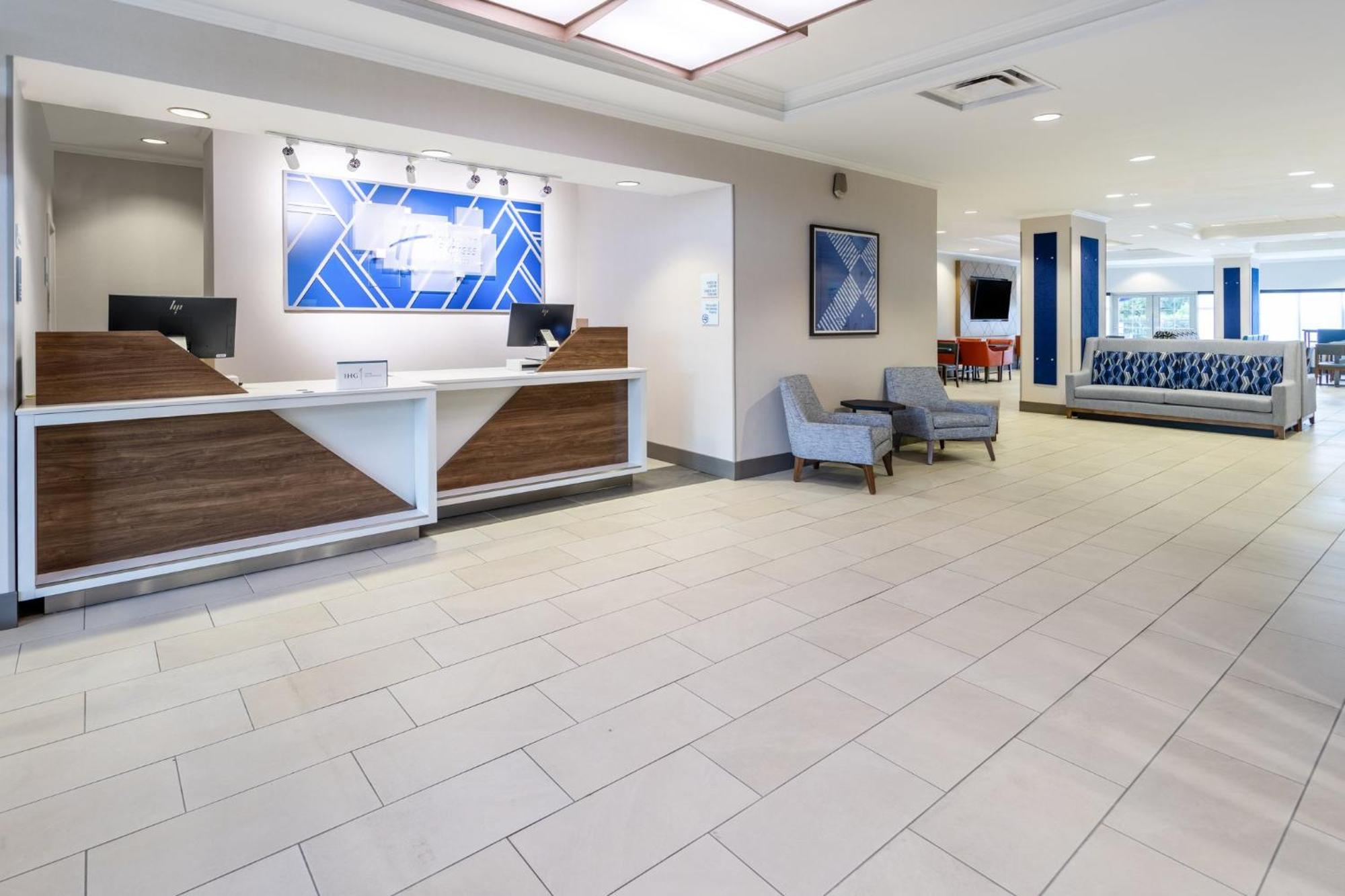 Holiday Inn Express & Suites Columbus At Northlake By Ihg Экстерьер фото