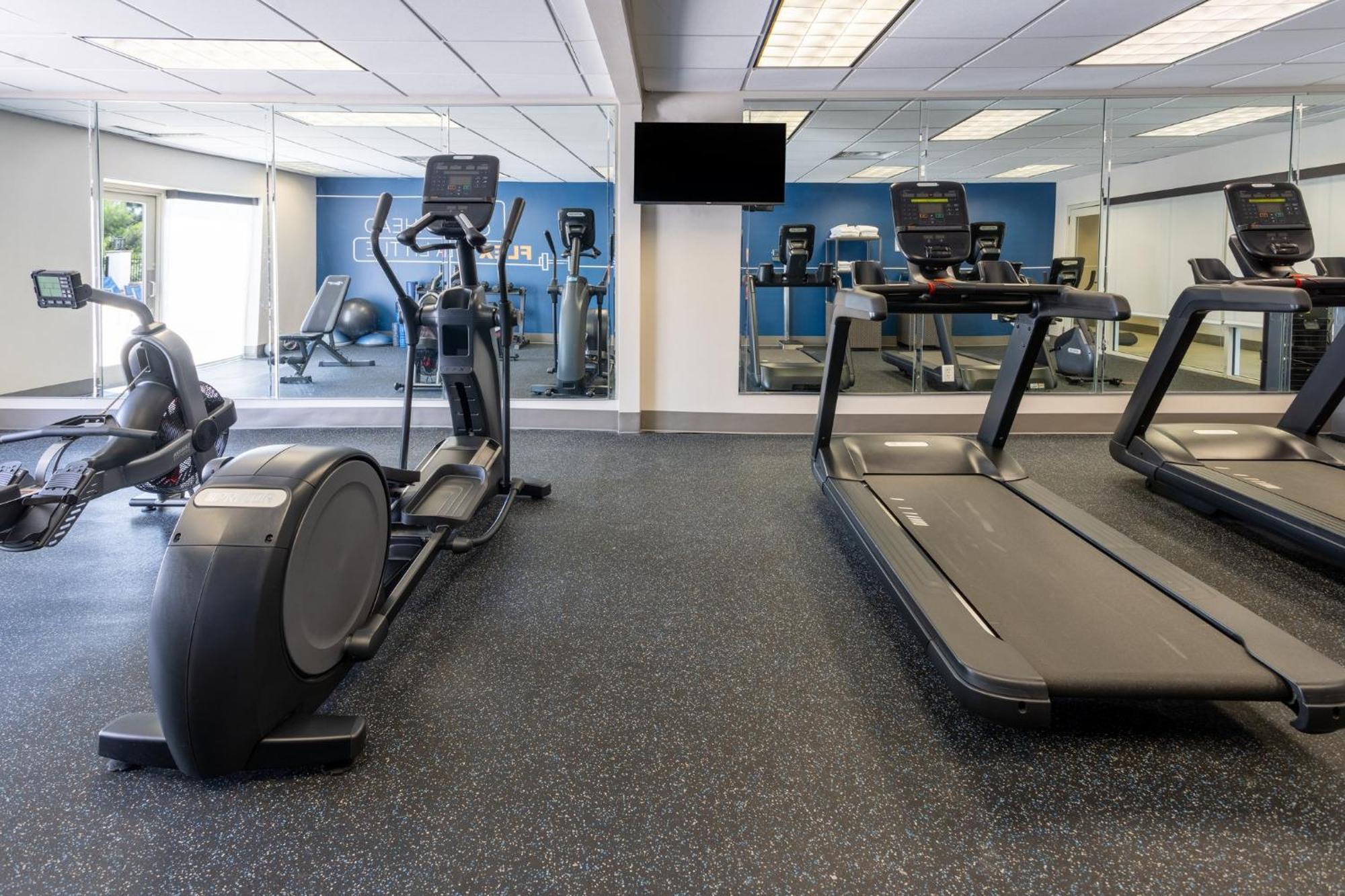 Holiday Inn Express & Suites Columbus At Northlake By Ihg Экстерьер фото